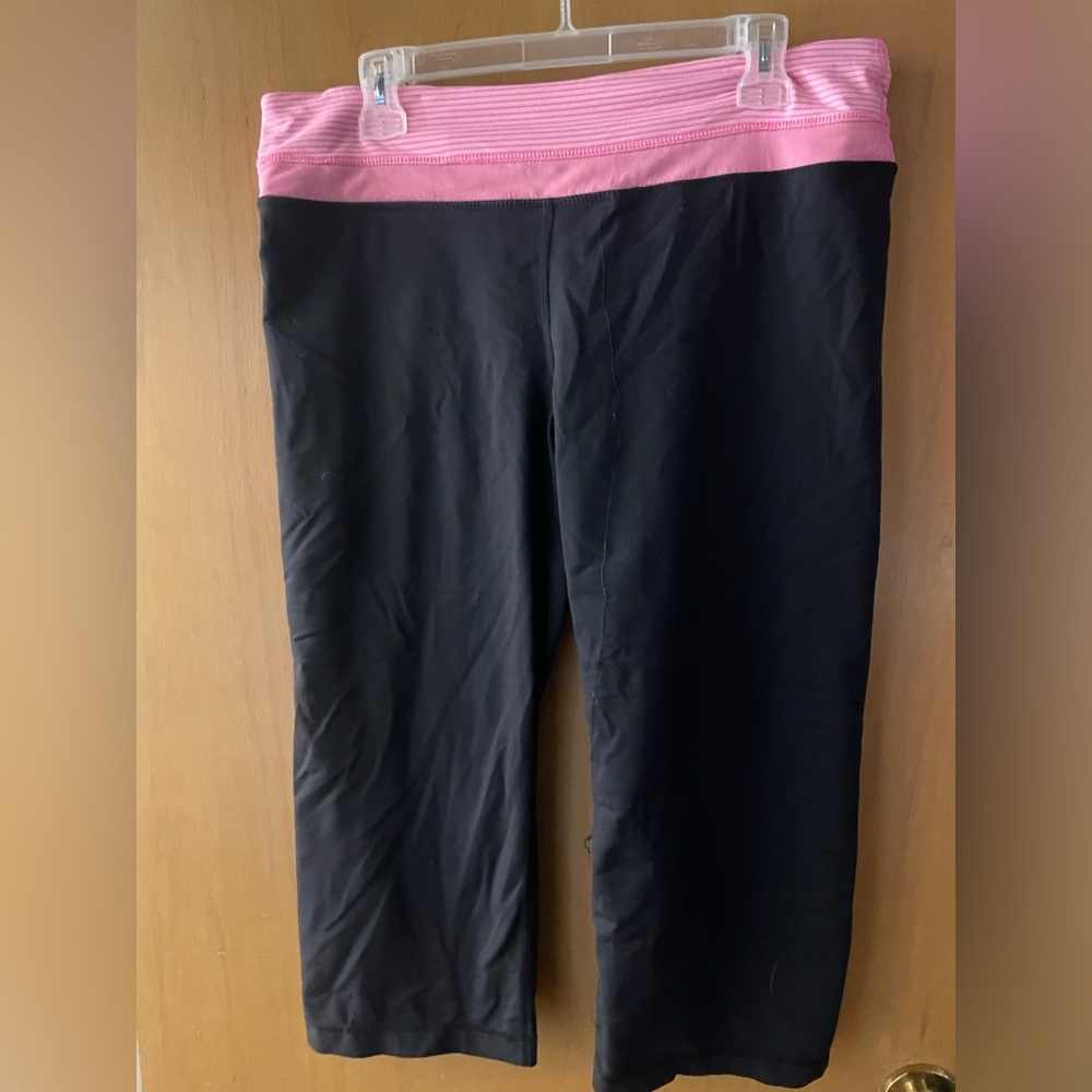 Ladies athletic capris